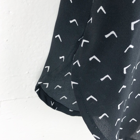 Lightweight Patterned Tunic - Picture 5 of 8